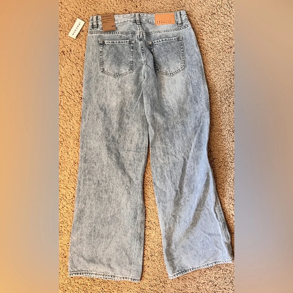 PacSun Women's Light Wash Wide Jeans NWT - Picture 4 of 4